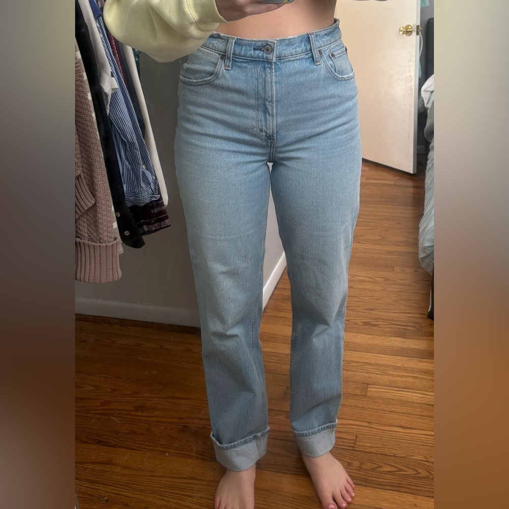 Abercrombie & Fitch The 90s Straight Ultra High Rise Jeans with cuff bottom